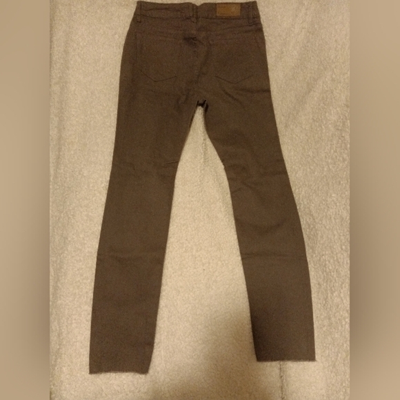 NWOT Gray Jeggology Distressed Jeans - Picture 3 of 3